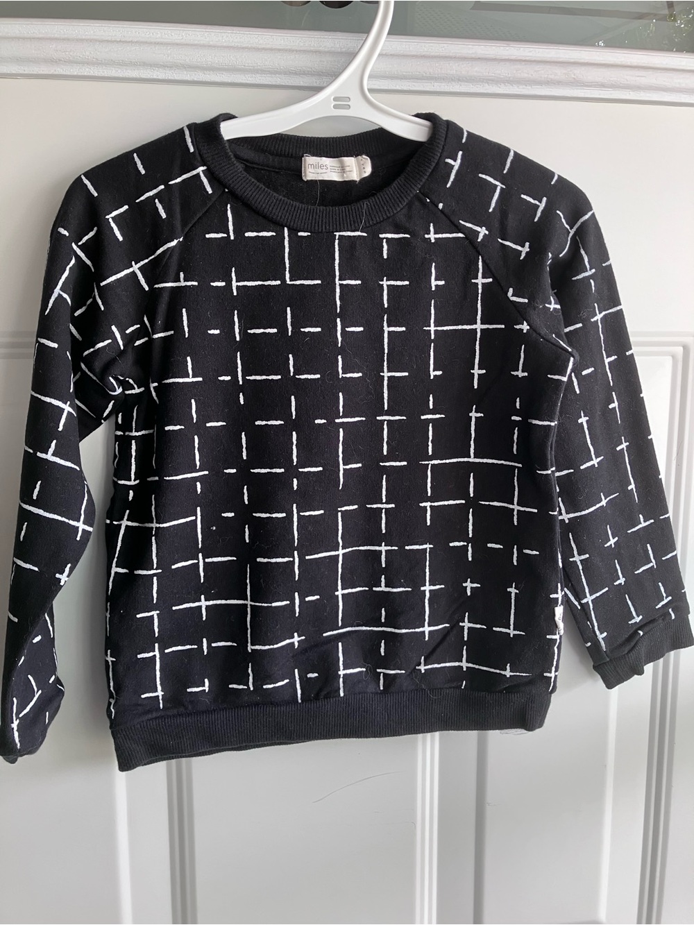 Miles black white sweater 3T